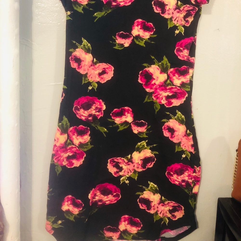 Dress - Picture 3 of 3